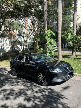 VOLKSWAGEN JETTA 2.0 TSI HIGHLINE 211CV GASOLINA 4P TIPTRONIC